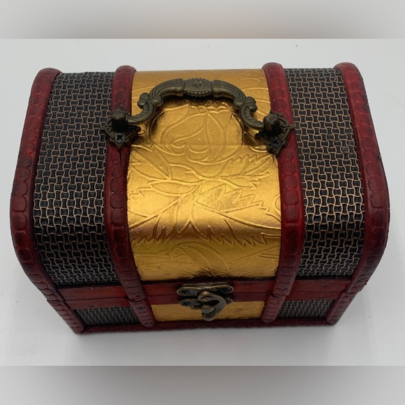 Set of Two Wooden Boxes with gold detail - Picture 4 of 10